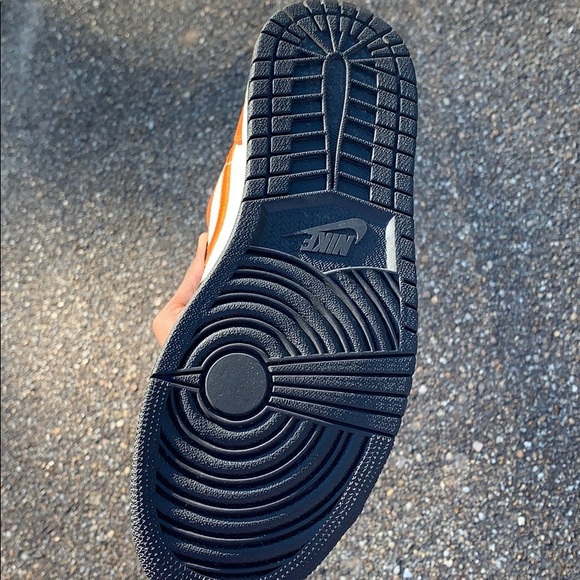 Sneakers - Picture 12 of 12